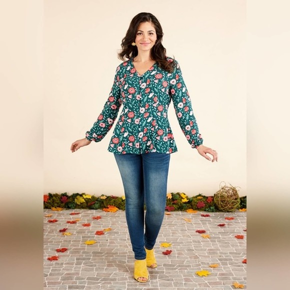 Matilda Jane Medium Top Yesteryear Blouse Green Pink V Neck Button Down 1429 - Picture 8 of 9